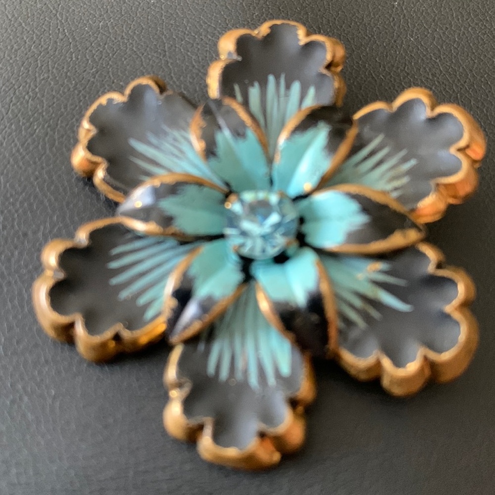 ✅Firm Price✅Vintage Elegance Brooch